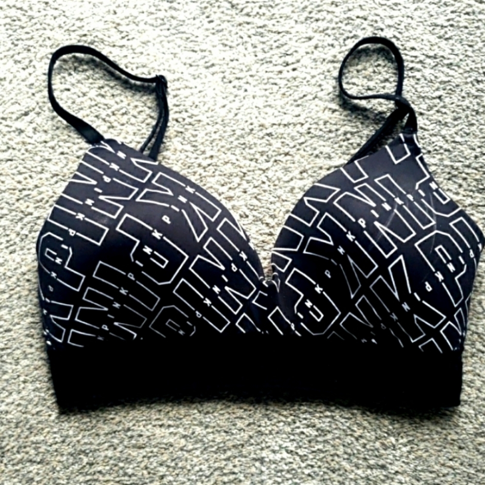 PINK VICTORIA SECRET BRA 32C